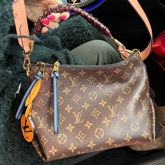 Louis Vuitton Monogram Beaubourg Hobo - Picture 5 of 15